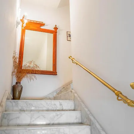 Domus Perrone Liberty Large Appartement *